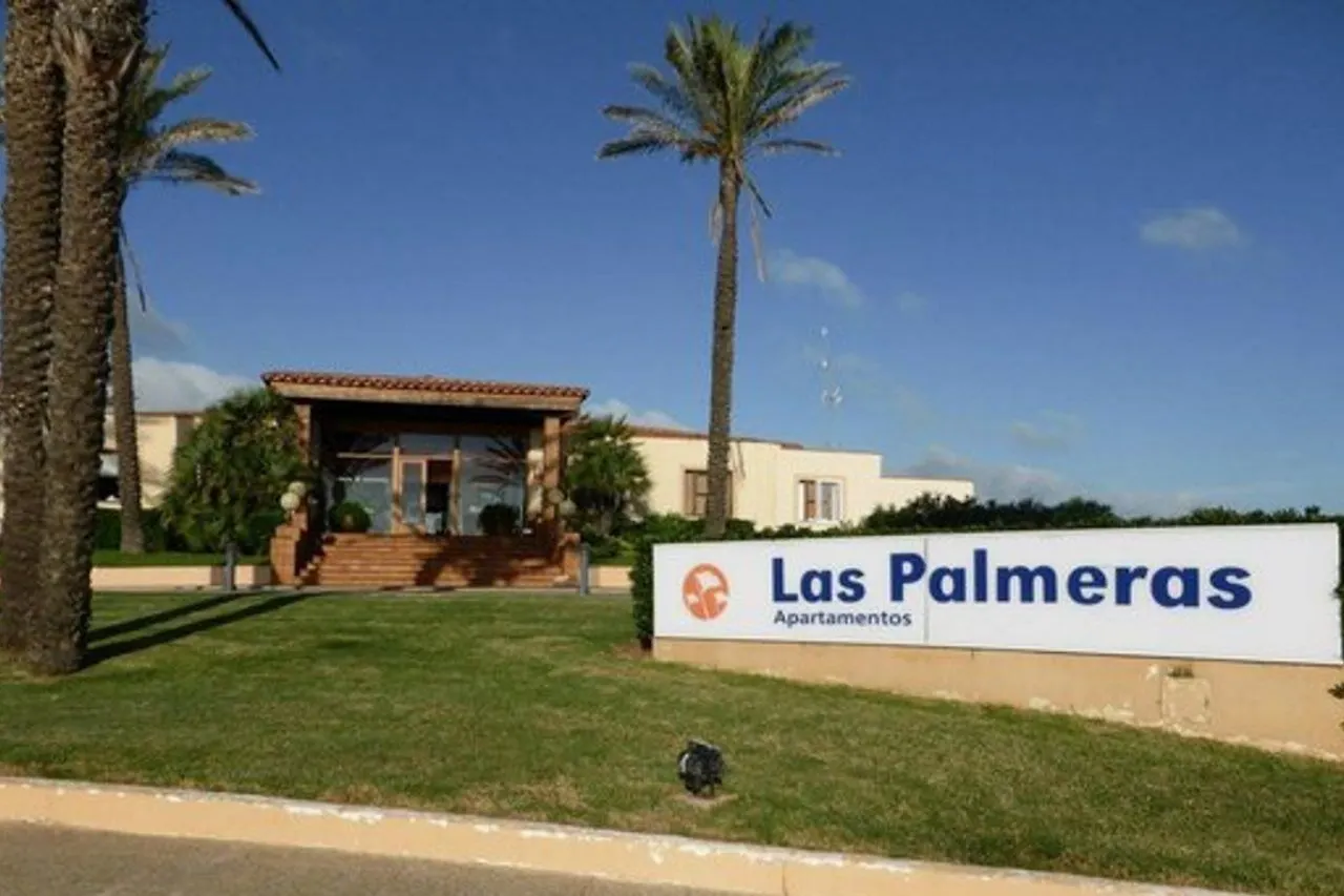 Las Palmeras Apartments Son Carrio  호텔